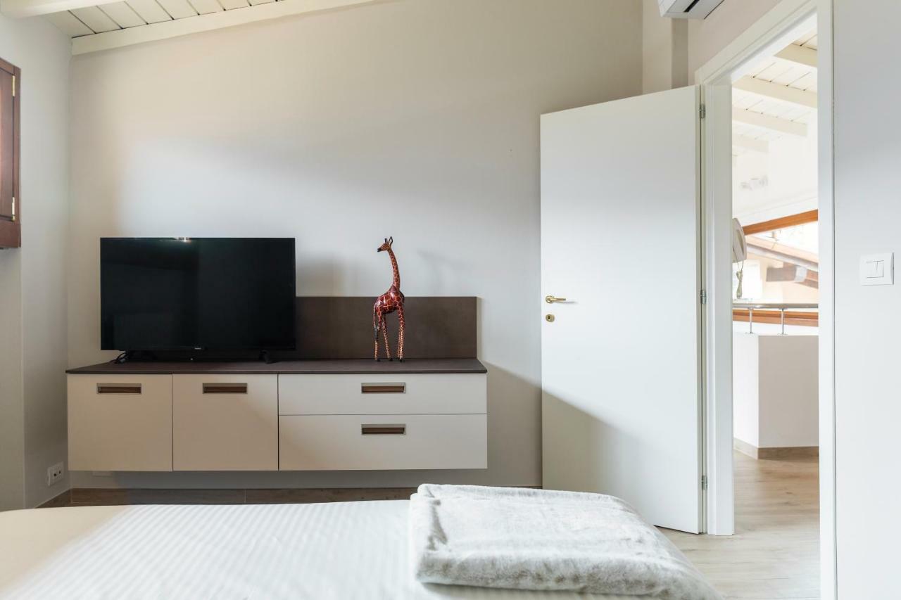 Mansarda I Cipressi Apartment Lenno Exterior photo